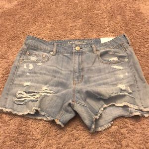 Destroyed denim short
